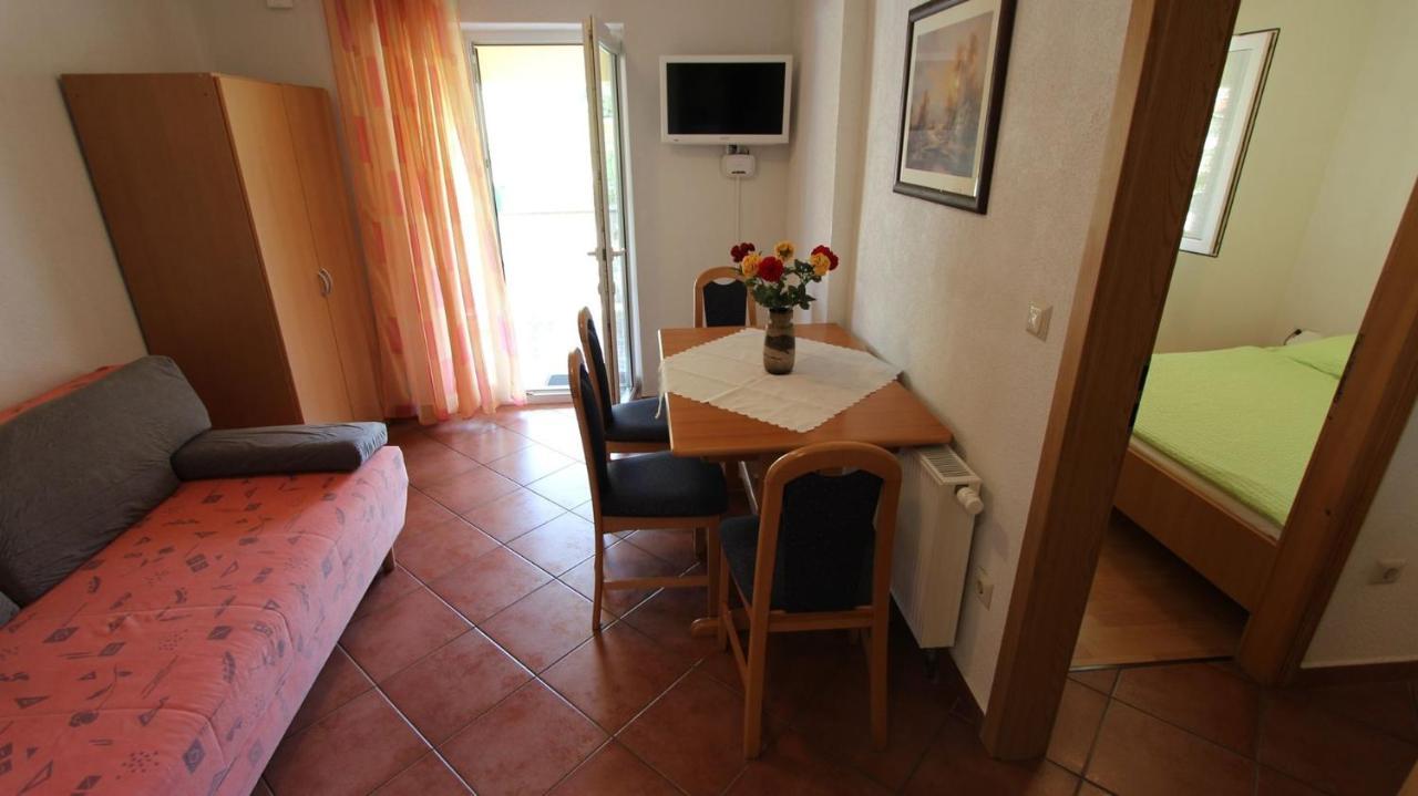Apartments Serbecic Malinska Exterior photo